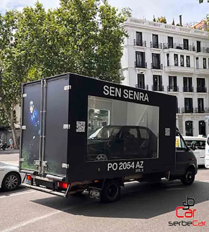 Camión acristalado lanzamiento del disco de Sen Serra, lleva dentro su primer coche | SerbeCar