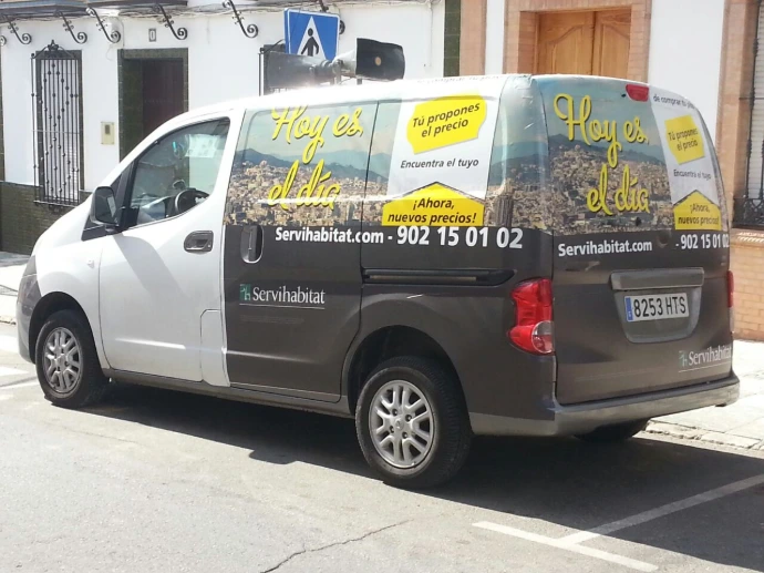 Furgonetas rotulación integral para SERVIHABITAT | SerbeCar