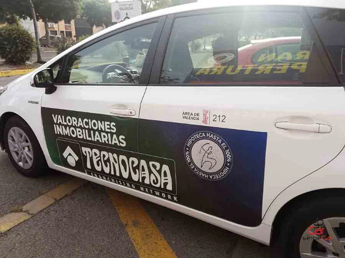 Taxi rotulado en puertas campaña nacional | SerbeCar