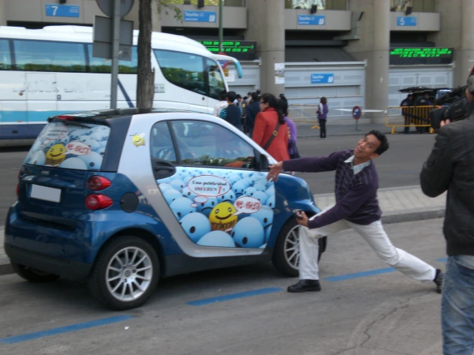 Smart Two rotulado en puertas y luna trasera, campaña branding SERBECAR | SerbeCar