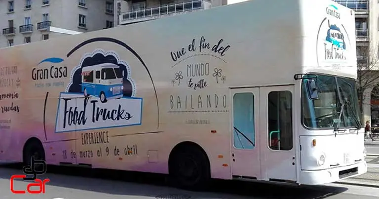 Autobús publicitario Valla | SerbeCar Autobús valla rotulado acción de promoción del Centro Comercial Gran Casa de Zaragoza | SerbeCar