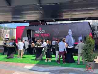 "Autobús oficina celebración road show de Hiscox compañía de seguros, acción realizada por SerbeCar"