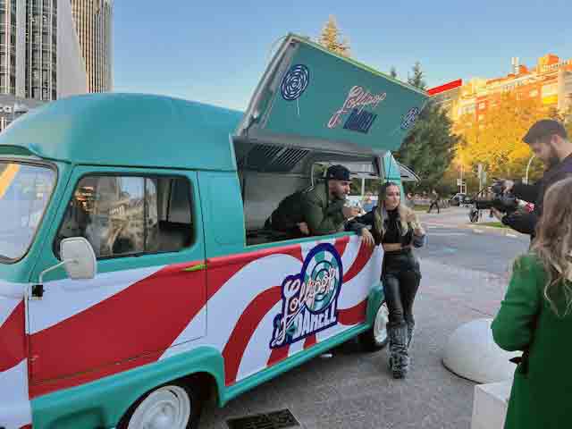 Food Trucks Darell publicitarios para Takis de SerbeCar para campañas de publicidad móvil