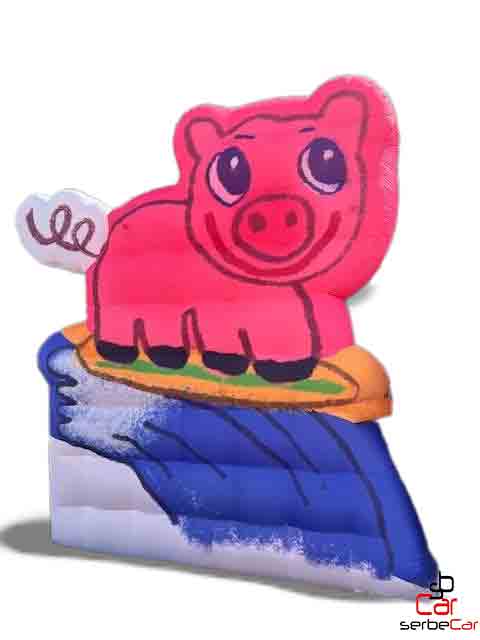 "Enorme Globo en forma de cerdito de Karol G -Acción realizada por SerbeCar""
